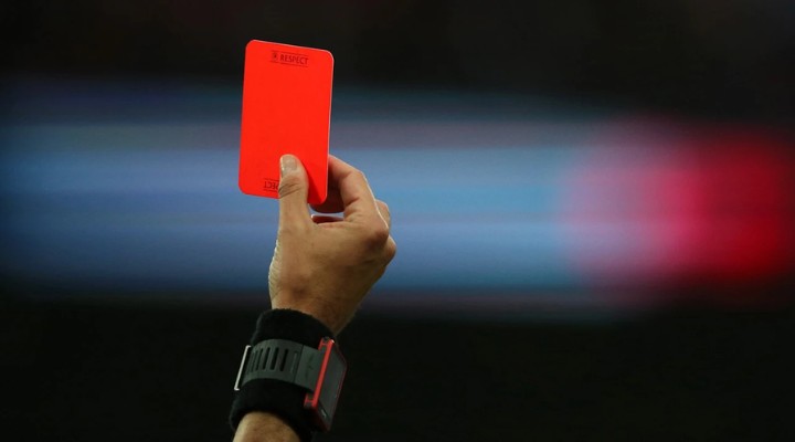 বিশ্বকাপে ‘মুখ ঢেকে’ কথা বললে লাল কার্ড